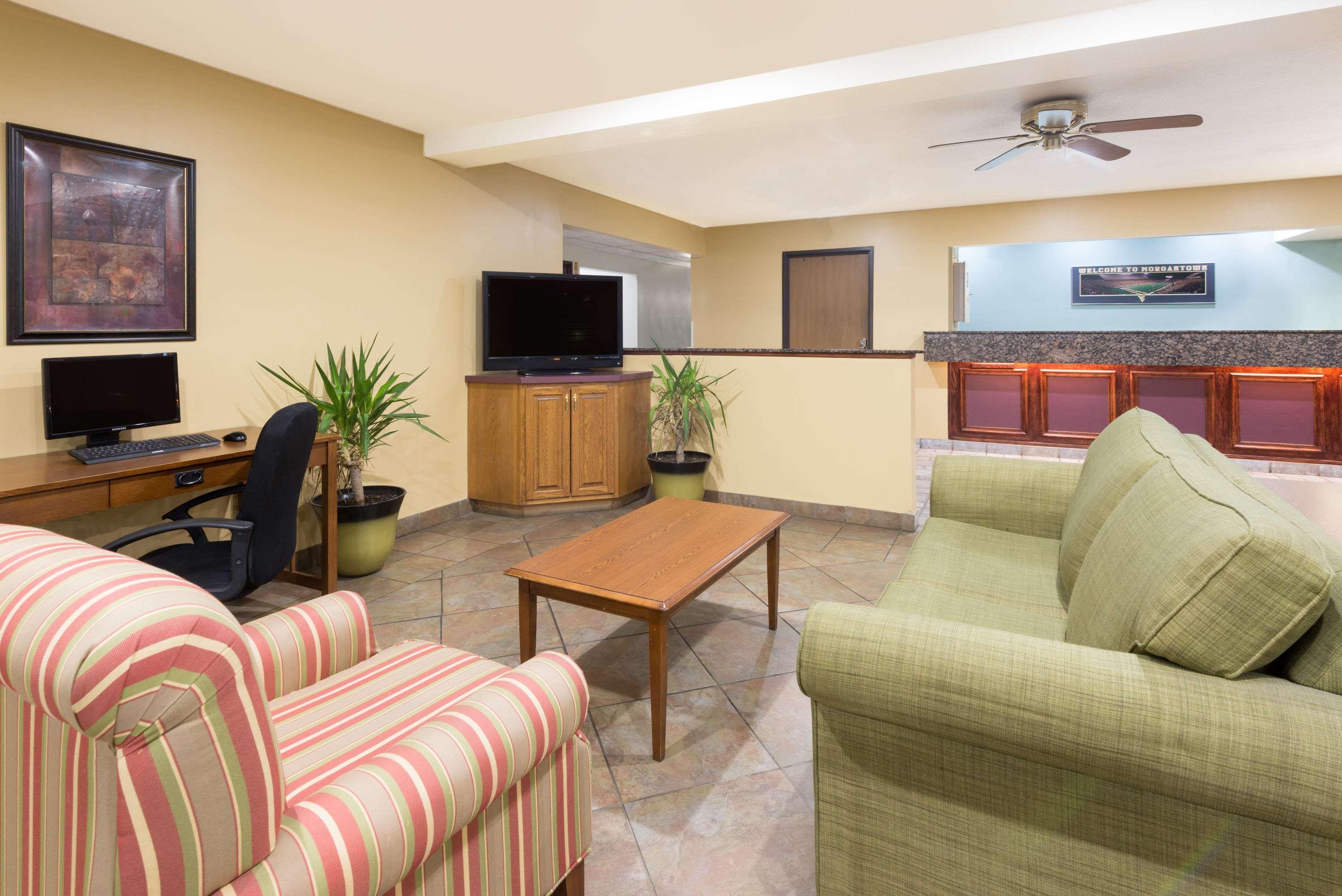 Super 8 By Wyndham Morgantown Hotell Eksteriør bilde